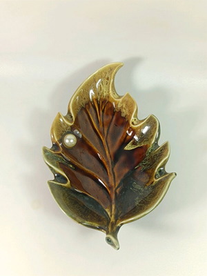 Vintage ceramic ashtray Leaf like new, Japanese