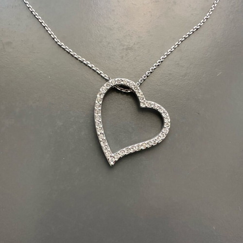 Swarovski heart-shaped pendant like new