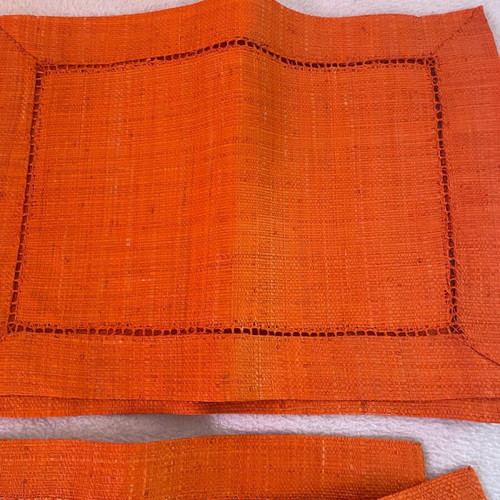 Orange straw placemats pack of 6 like new