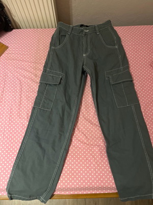 Γυναικείο τζιν cargo Bershka καινούργιο, μέγεθος XS
