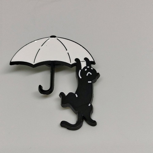 Cat brooch new, black and white