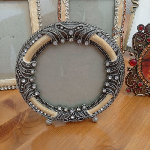 Photo frames used, set of 7 in various sizes