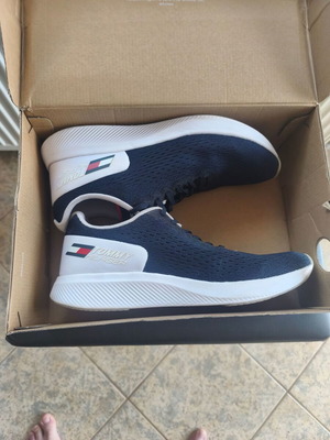 Tommy Hilfiger sneakers size 45 like new, white and blue