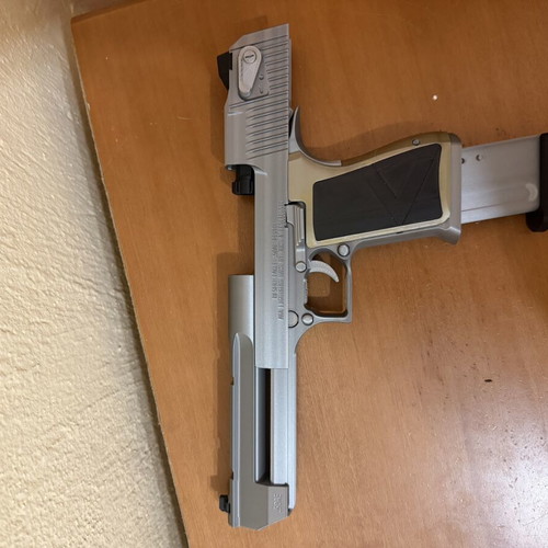 Resident Evil 2 Desert Eagle 50AE Lightning Hawk replica prop