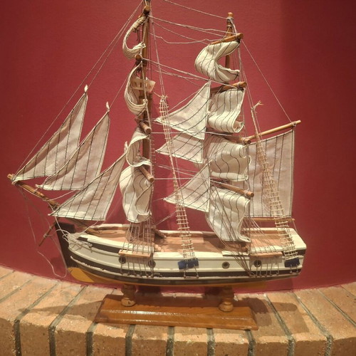 Wooden sailboat decorative model like new