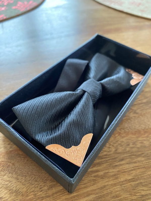 Black men's bow tie with rose gold finish new