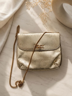 Boho crossbody bag used with metallic chain, beige and gold