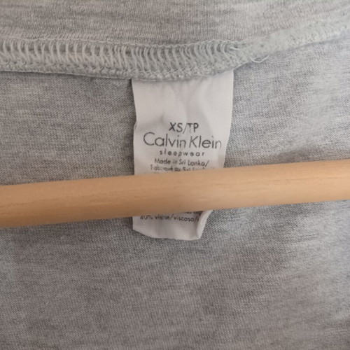 Calvin Klein T-shirt like new, XS, white and grey