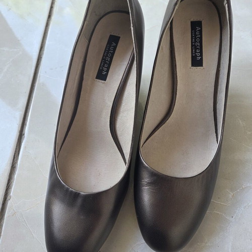 Round bronze leather pumps new with platform heel