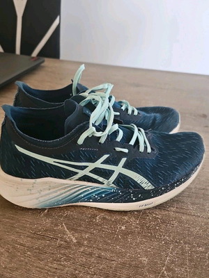 Asics Carbon Magic Speed παπούτσια για τρέξιμο μεταχειρισμένα, μπλε, 37.5