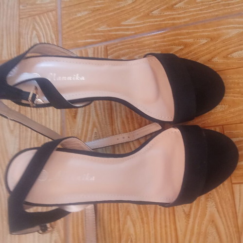 Black sandals with straps like new, size 38-39