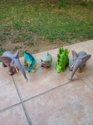 Rubber figures set of 5, dinosaur with sound