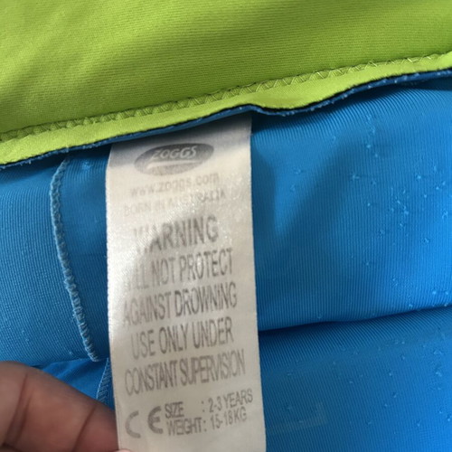 Zoggs children's life jacket used, for 2-3 years (15-18 kg)
