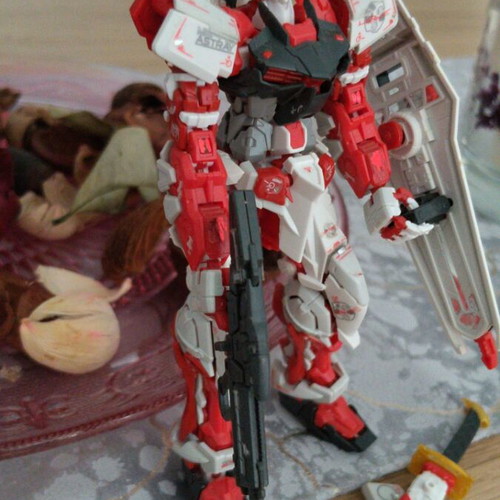 Gundam RG Astray Red Frame like new