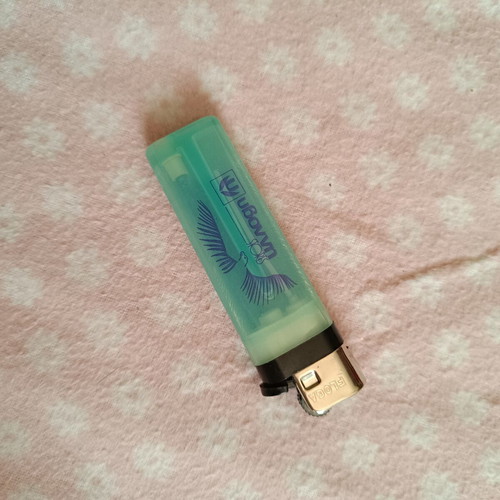 Lighter Yvonni stores, like new