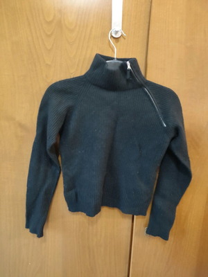 Benetton black wool short sweater for girls like new