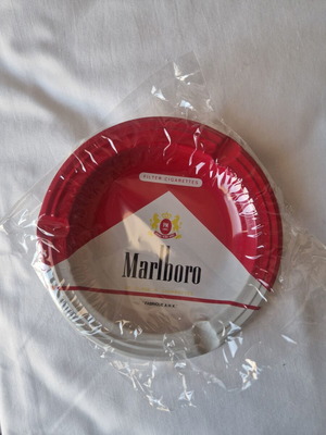 Marlboro collectible metal ashtray new, pack of 6