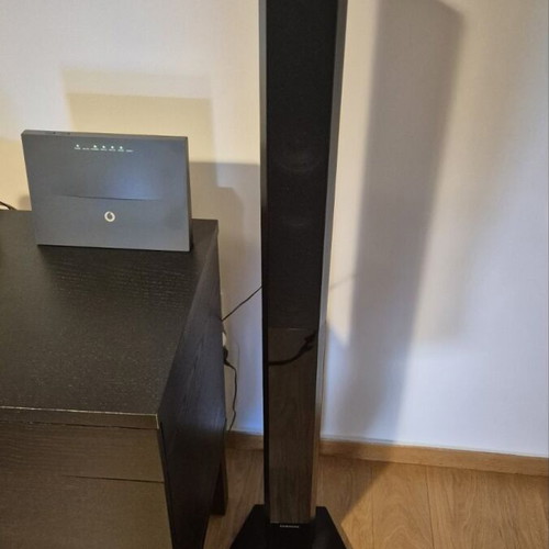 Samsung HT-H5550 Home Cinema 5.1 system like new with 3D Blu-ray player