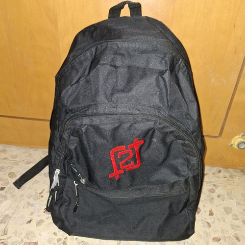 2J bag like new, black with 4 compartments