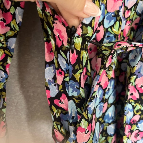 Zara floral dress size S like new, long with V neckline and belt