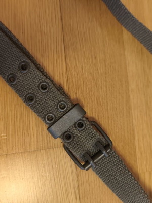 Vintage men's/unisex khaki belt, length 103cm