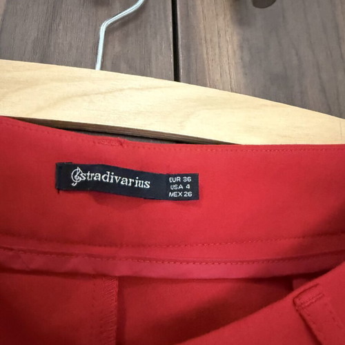 Stradivarius women's suit pants red like new size S