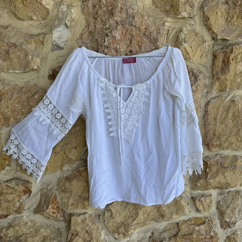 Pin Up White Plus Size Blouse like new, boho romantic with lace