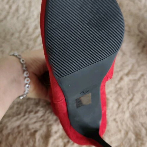 Red ankle boots size 41 like new with thin heel