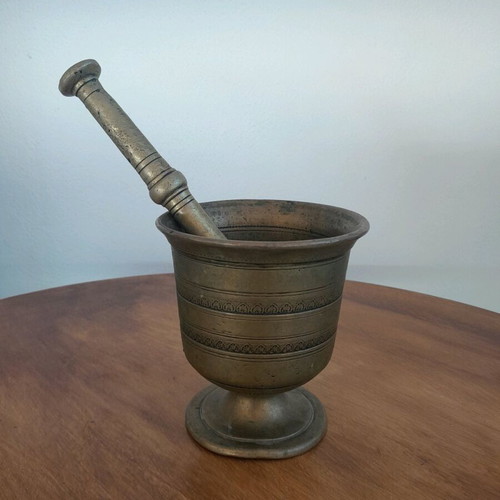 Bronze mortar with pestle used
