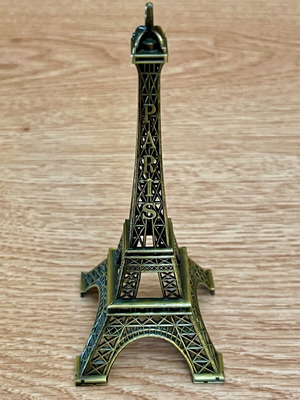 Small Eiffel Tower souvenir like new, bronze 12 cm
