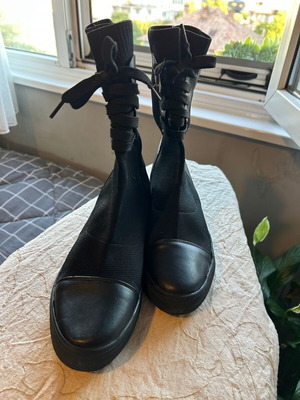 Black high women's boots, sock style, size 38