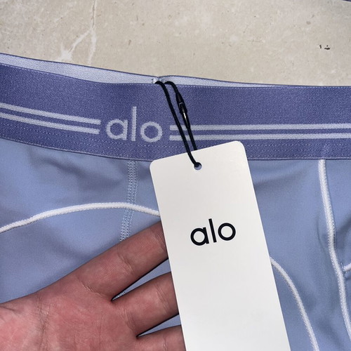 Alo Yoga summer set new with tags, blue, size M