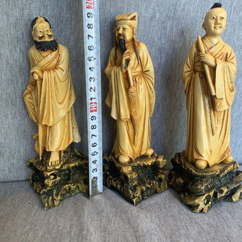 Asian figurine statues used, made of resin polyresin, set of three