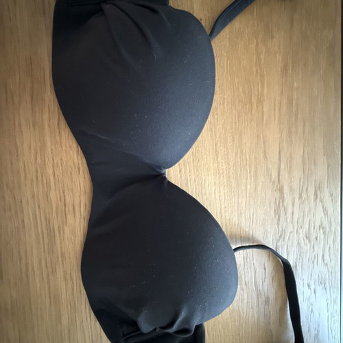 Black bikini top, size M
