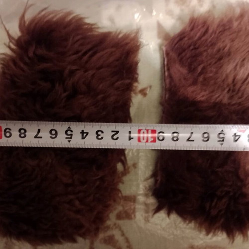 Leather collar and cuffs like new, brown with natural fur