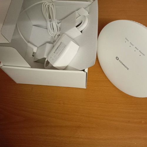 Cosmote Home Speed WiFi Router like new, open box condition