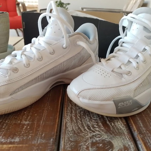 Nike Jordan Luka 77 basketball shoes like new, size 45.5, white