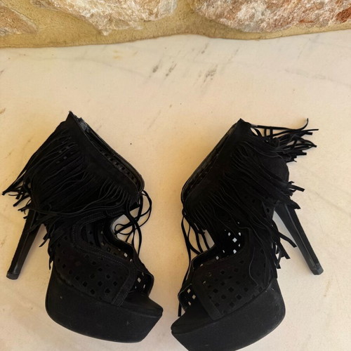 Black Castor Heeled Sandals like new, size 39, platform
