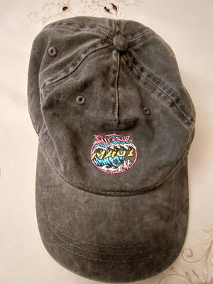 Maui hat like new