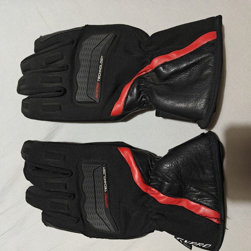 Agvpro motorcycle gloves Large like new, waterproof with protections