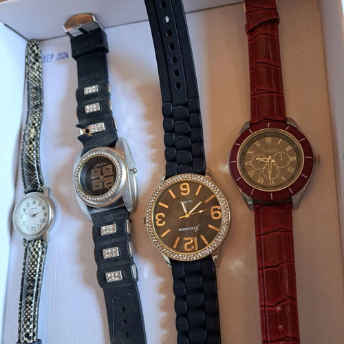 Watches various new, pack of 11 with one Seiko