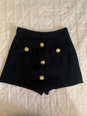Μίνι φούστα-σορτς Zara σαν καινούργιο, μαύρο και χρυσαφί, μέγεθος XS