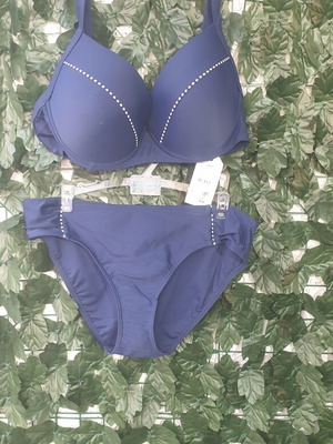Women's swimsuit size 42 M-L, dark blue, padded cups C/D