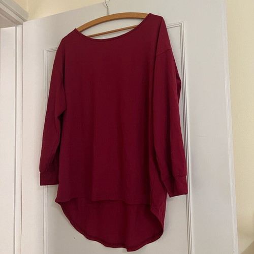 Blouse with unique back like new, size XL