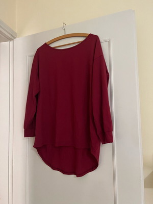 Blouse with unique back like new, size XL