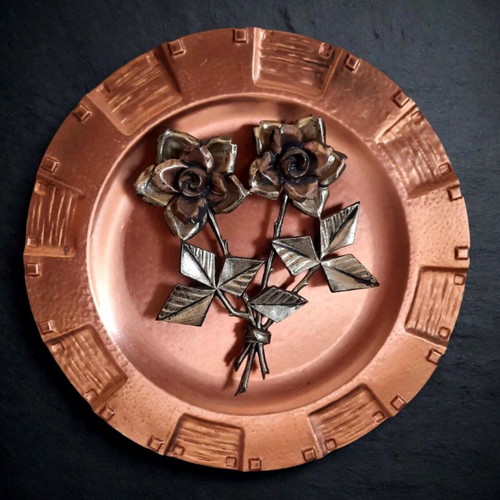 Vintage 1970s copper set, wall plate with roses and oval fruit bowl
