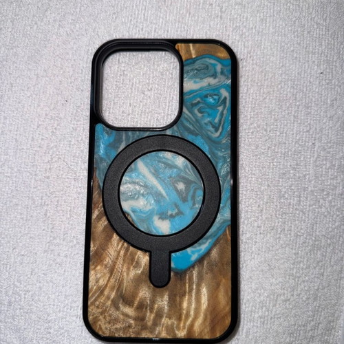 Bewood iPhone 15 Pro Case like new with wood and resin
