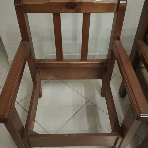 Set of 2 used wooden armchairs with cushions