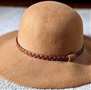 Massimo Dutti 100% wool/leather hat