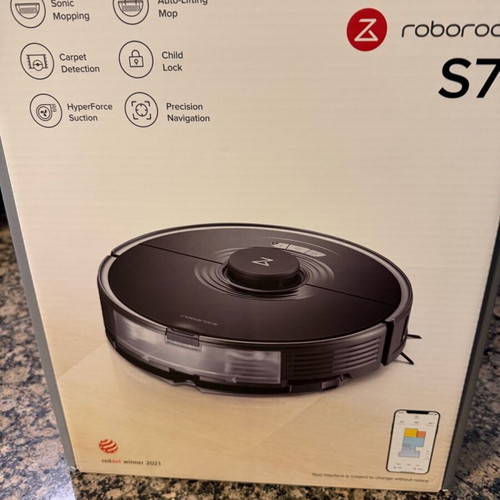 Roborock S7 with Auto Emptying Dock like new and extra consumables